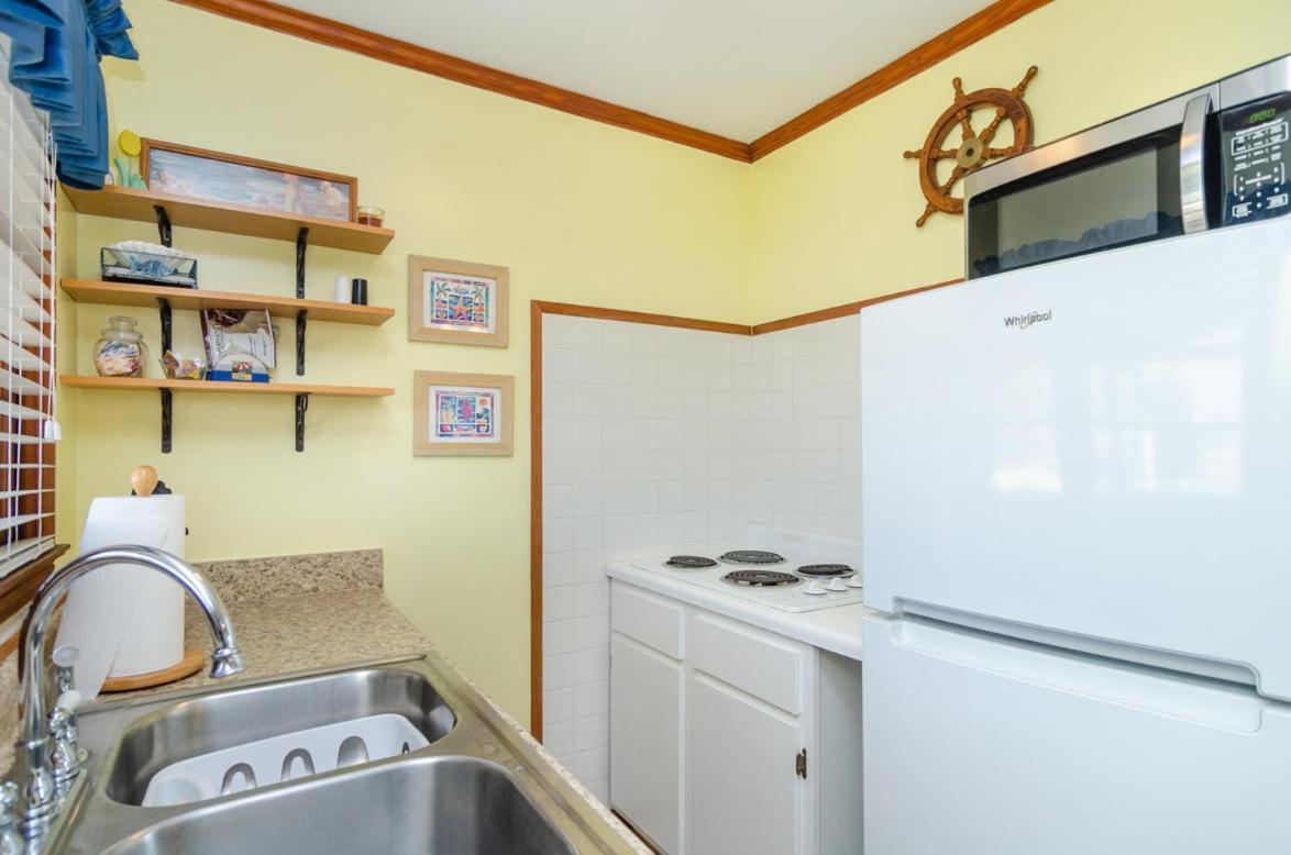 The Pelican Hidden Treasure Inn Room 2 By Bryant Real Estate Kure Beach Luaran gambar
